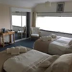 Seawater View Accomadation - Accommodation Only