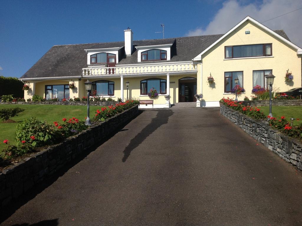 Seawater View Accomadation - Accommodation Only Apartment Red Castle